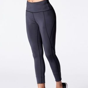 High rise Moderate compression legging NWT S